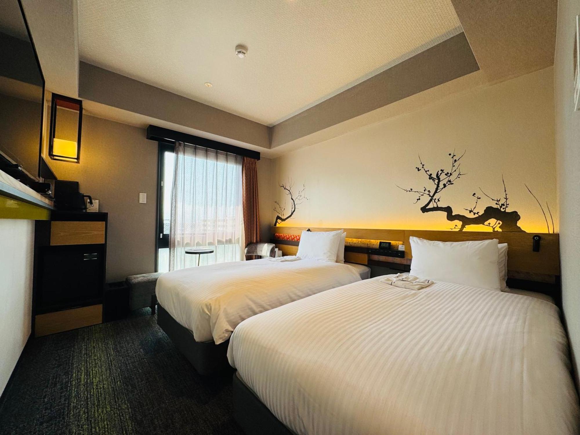 Shizutetsu Prezio Karasumaoike Hotel 3*